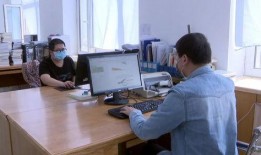 服务性工作者在线观看,在线观看新趋势下的职业生活洞察